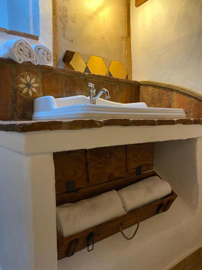 La Sosta Del Vento Bed & Breakfast กาสติโญเน เด เปโปลี ภายนอก รูปภาพ